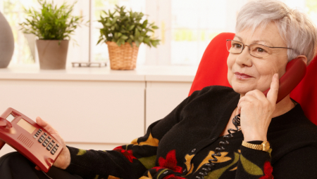 PAZITE, PREVARA! Od navalentnih prodavaca koji putem telefona nude razne proizvode ne može da se živi, a najčešće nagrabuse penzioneri