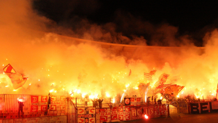 PRVI INCIDENTI PRED DERBI Tuča kod stadiona, policija morala da reaguje