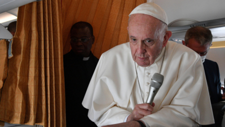 "NATO LAJE NA VRATA RUSIJE" Papa Franja zabrinut, upozorio na jednu stvar