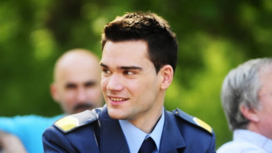 BLAM! Popularni glumac otkrio zašto još uvek nije diplomirao, pa šokirao sve!