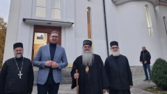 VUČIĆ U BOGORODIČNOJ CRKVI U MRZENICI: Hvala vladiki Davidu na gostoprimstvu (FOTO)