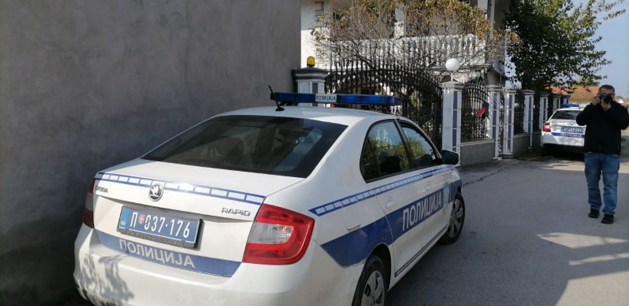 SUPRUGA MOLILA DŽONIĆA DA PRIZNA UBISTVO ĐOKIĆA Došla je u zatvor tražeći od njega da konačno kaže istinu i oslobodi sinove