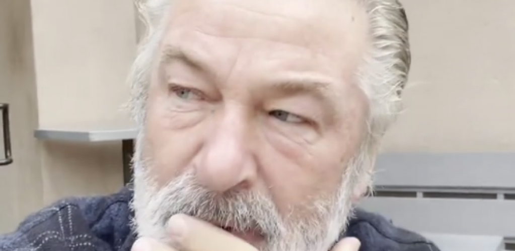 SRPSKI ORUŽAR OTKRIO KO JE KRIV U SLUČAJU ALEKA BOLDVINA Tvrdi da jedna stvar nije smela da se dogodi na snimanju i ko je napravio kobnu grešku!