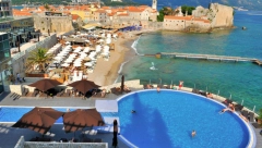 CRNOGORSKI TURIZAM NA UDARU Ekonomski čvor zbor rata u Ukrajini, kakve su procene za ovu sezonu