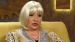 VESNA ZMIJANAC OSTAVILA SVE U NEVERICI: Pevačica uhvaćena kako šeta u pidžami, a šokiraćete kada saznate i gde!