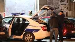 PRVE SLIKE STRELJANE, U KOJOJ JE MOMAK UPUCAN U GLAVU Policija dežura ispred: Mladić došao sa namerom da se ubije?!