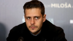 BIKOVIĆ IZAZVAO KOLAPS U SARAJEVU Glumca opkolili pa naskakali na njega, a žene pale u trans