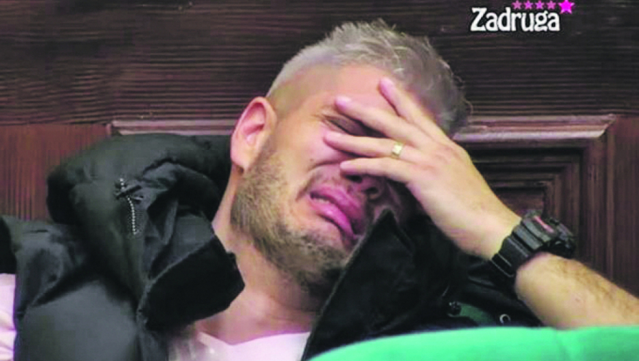 NE MOŽE VIŠE DA IZDRŽI BOL! Dejan se slomio dok je gledao u krevet gde je nekada spavao sa Dalilom, zadrugar na ivici suza