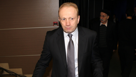ĐILASOVA JEDINA MISIJA Pljuvati po Srbiji u inostranstvu, po svaku cenu!