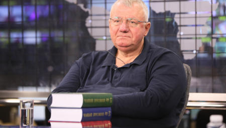 ŠEŠELJU POLICIJA URUČILA POZIV Haška zver ponovo traži lidera radikala, na spisku još sedam Srba