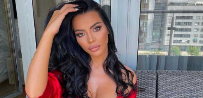 ZAVIRITE U RAJ HELENE TOPALOVIĆ! Luksuzna vila u Ritopeku košta pravo malo bogatstvo, a ogroman džakuzi i kameni zidovi ostavljaju bez daha! (FOTO)