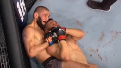 ZBOG KORONE ŽELEO DA SE PENZIONIŠE, A SADA SE NA FENOMENALAN NAČIN VRATIO U OKTAGON! Popularni MMA borac uspavao protivnika, sirotom Kinezu pao mrak na oči! (VIDEO)