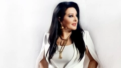 OVO JE ĆERKA DRAGANE MIRKOVIĆ Godinama je nije bilo u javnosti, izrasla je u pravu lepoticu, a destinacije koje obilazi oduzimaju dah (FOTO)