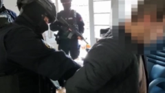 PAO BEOGRADSKI DILER Policija zaplenila drogu i oružje! (FOTO)
