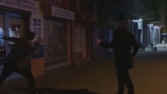 NEKADA ČLANOVI STRANAKA BIVŠEG REŽIMA, DANAS RADIKALNI LEVIČARI Razbili prozor SNS prostorija u Novom Sadu, snimili incident, pa se predali policiji - KAŽNJENI SA 100.000 DINARA