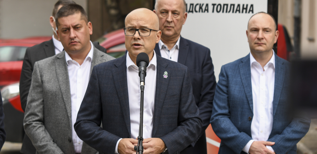 VUČEVIĆEV MOĆAN ODGOVOR LAŽNIM EKOLOZIMA Današnja blokada mosta Slobode nije ništa drugo nego blokada bolesnih građana