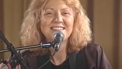 TRAGIČNA SUDBINA NAŠE PEVAČICE KIDA DUŠU "Dok sam išla da sahranim sestru, druga mi je poginula pred očima"