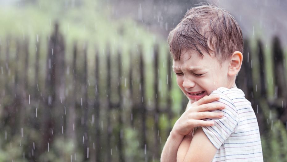 PRIČA O GOLOM DEČAKU DOBILA TUŽAN EPILOG Danima lutao po ulici, a onda otkrivena bolna istina "Mama ga nije tražila"