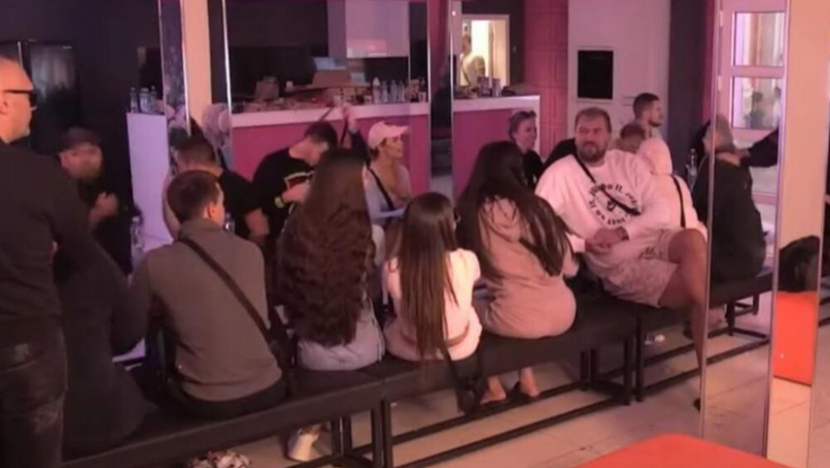 ZADRUGARKA POKUŠALA DA SE UBIJE! Pijana se kolima zakucala u zgradu, a ovo je razlog!?