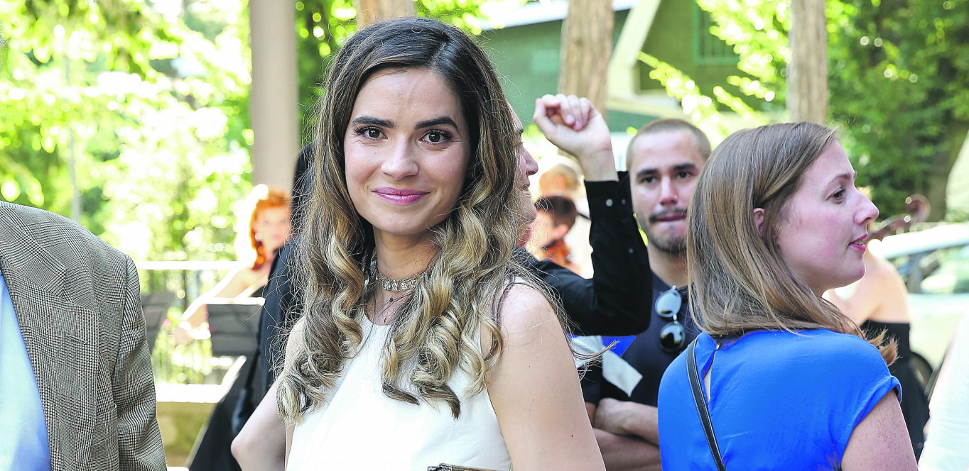 OVO SU RODITELJI MARIJE KARAN Otac doktor nije želeo da mu se ćerka bavi glumom! (FOTO)