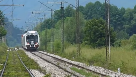 DETALJI STRAVIČNE NESREĆE U NIŠU Evo u kakvom je stanju dečak (15) kojeg je udario voz!