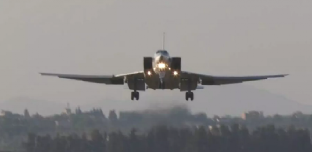 POLETELI IZ ENGLESKE Američki bombarderi idu ka Albaniji!