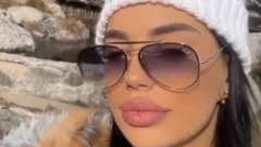 KATARINA GRUJIĆ POKAZALA ZGODNO TELO! Pevačica mesec dana nakon porođaja krenula u provod, a izgleda kao top model! (FOTO)