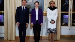 MAKRON POZVAO PREMIJERKU SRBIJE NA VEČERU Zajednička fotografija sa suprugom predsednika Francuske obilazi Evropu