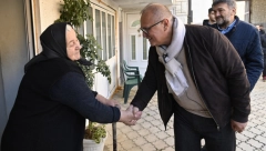 VESIĆ O REŠAVANJU PROBLEMA GRAĐANA Na molbu sugrađanke postavljena rampa za invalidna lica (VIDEO)