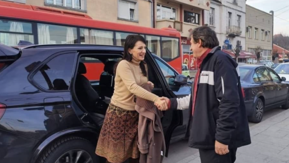 MARINIKA PONOVO JAŠE BESNU MAŠINU Đuka je očerupao: Jedva da smo skupili za ovaj BMW, strašno šta nam je Vučić napravio! (FOTO)