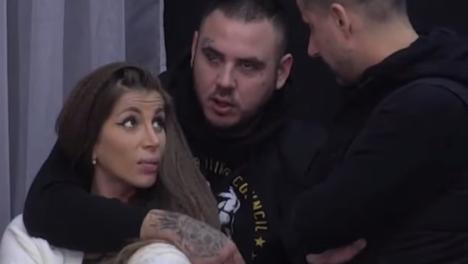 ZAPALIĆU KUĆU I NIKO NEĆE ŽIVETI U NJOJ Dalila besna na Dejana preti zbog njegovog ponašanja, pa odlučila šta će da uradi!