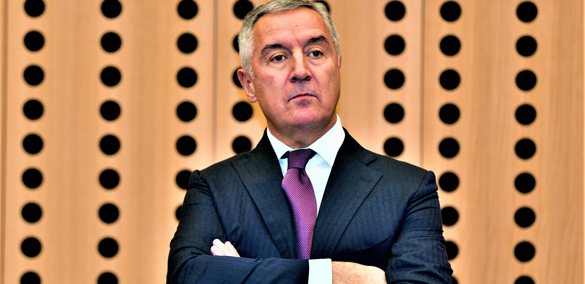 KRIVOKAPIĆ OPLEO PO DIKTATORU "Faraon koji svetli kao sunce u Crnoj Gori"