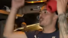 A U BUSU - LUDNICA! Radonjić pustio pesmu, "orlovi" pali u trans! (VIDEO)