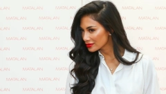 DA LI JE OVO NAJVATRENIJA CRNKA IKAD?! Nove fotke dokaz da ova pevačica ne stari, neverovatno!