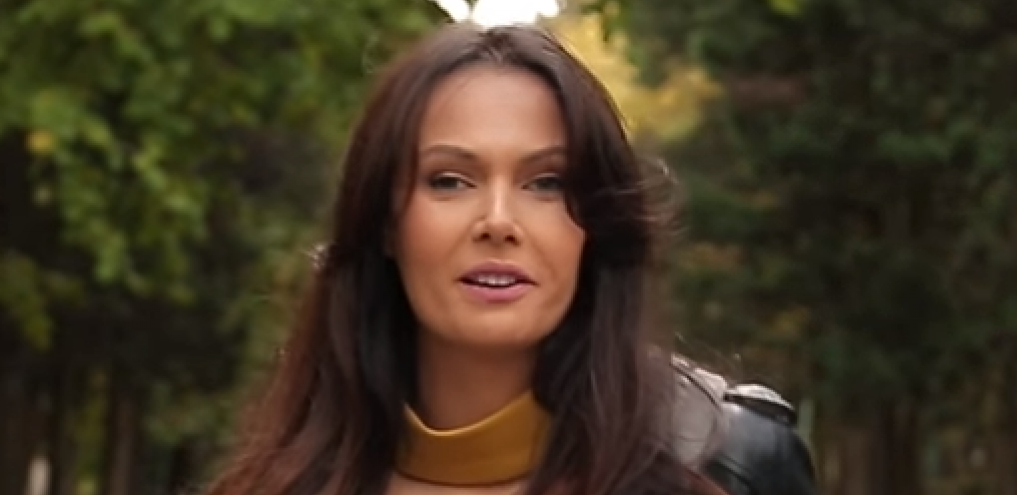 PAKTIČNA ŽENA KOD PLASTIČARA Dok deli savete za prirodne pilinge, Nataša Pavlović se podvrga estetskoj hirurgiji (FOTO)