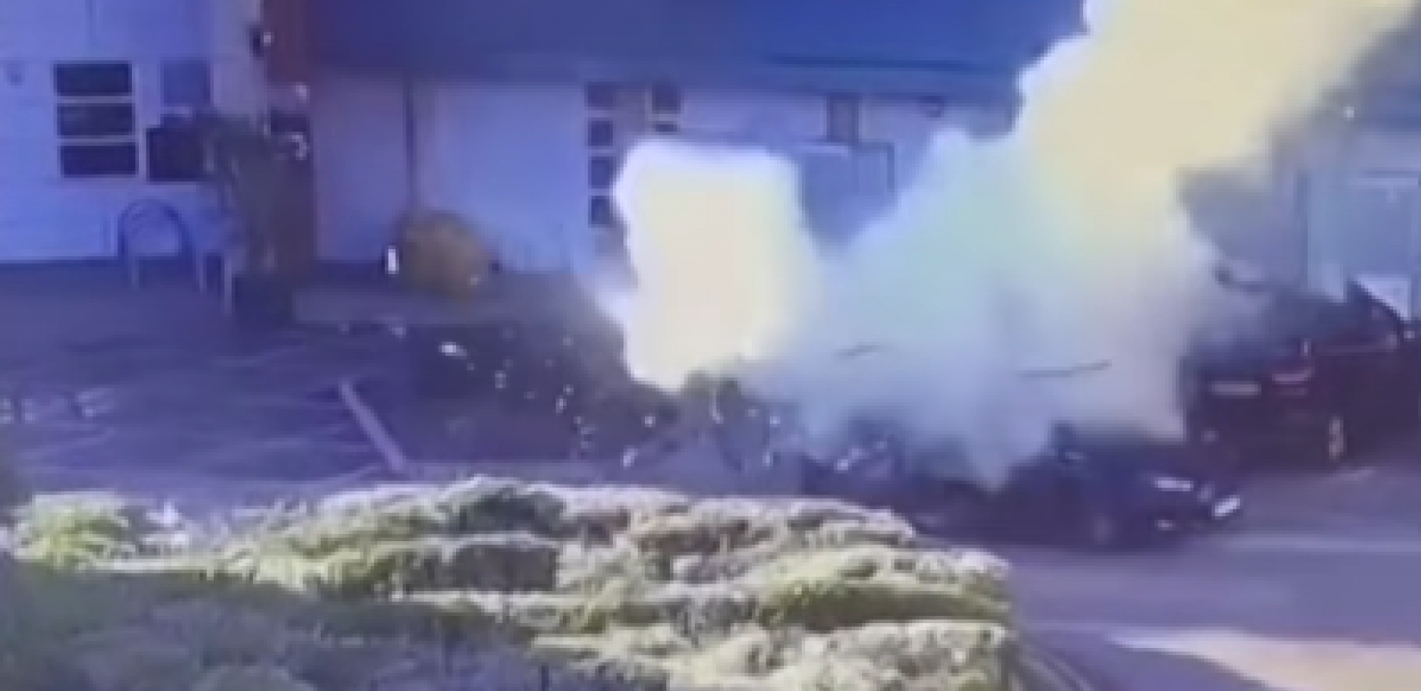 (UZNEMIRUJUĆI VIDEO) TRENUTAK KADA BOMBAŠ DIŽE TAKSI U VAZDUH Otkriven identitet teroriste!