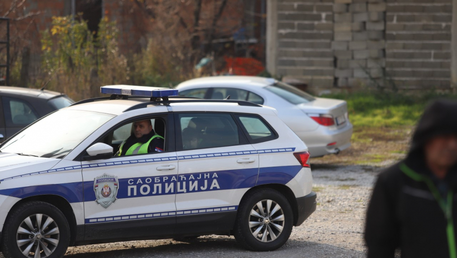PRVE FOTOGRAFIJE STRAVIČNE NESREĆE KOD INĐIJE Automobili sleteli u kanal, ima poginulih
