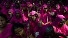 OD KOSTIJU LEŠEVA PRAVE NAKIT, UDOVICE ŽIVE SPALJUJU Ovo su najbolesniji rituali, i danas se primenjuju u ovoj zemlji