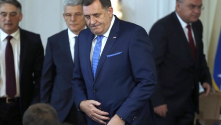 EVROPSKA UNIJA PRETI Prvi na listi biće Dodik