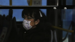 BILA JE SAMA U NOĆNOM AUTOBUSU KADA JE VOZAČ STAO I POGLEDAO U RETROVIZOR Osetila je strah, a ono što je usledilo ostaviće vas bez reči