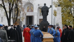 ČUDO KOJE SE PAMTI Evo šta se POJAVILO na nebu kad je u Hram uneto telo patrijarha Irineja