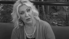 JAVNOST SE OPRAŠTA OD ČUVENE PEVAČICE! Čitulje prepune potresnih reči za Merimu Njegomir, prijatelji slomljeni uputili poslednji pozdrav! (FOTO)