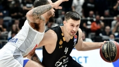 PEH ZA CRNO-BELE Aleksa Avramović se ponovo povredio