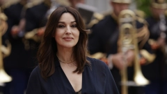 MONIKA BELUČI PROMENILA BOJU KOSE I IZGLEDA BRUTALNO: Savršeno joj pristaje i odiše glamurom starog Holivuda