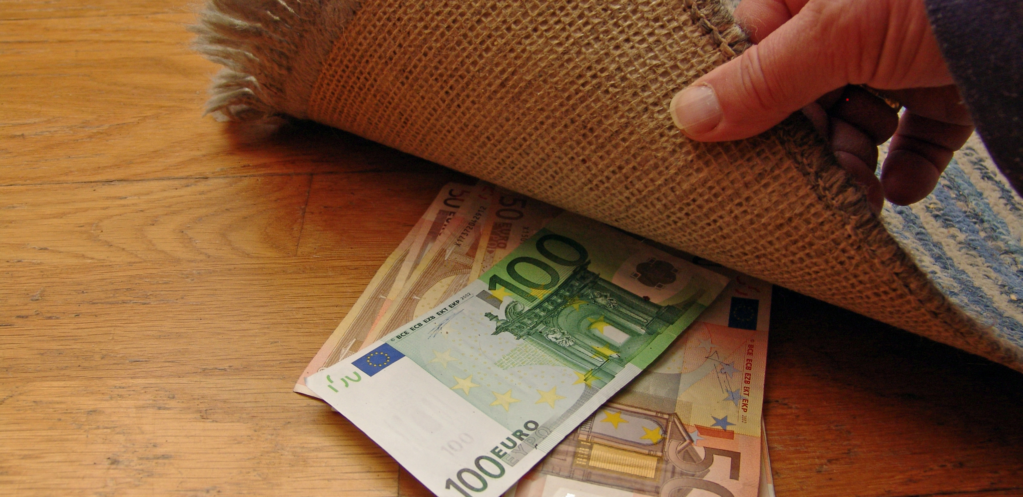 MILION EVRA DRŽAO U KUĆI NA VRAČARU Na novčanicama tragovi kokaina, koju će meru tužilaštvo izreći?