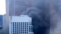 POŽAR U FILADELFIJI Gori gornji sprat solitera u strogom centru grada (VIDEO)