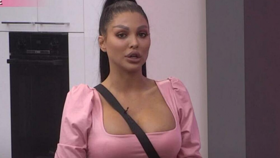 PROTEINI, VITAMINI! Nikad brutalnije izdanje Maje Marinković, zapalila društvene mreže snimkom iz teretane, muškarci zinuli! (VIDEO)