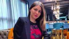 ALO! PAPARAZZO! Poznata voditeljka spakovala kofere i napustila Beograd sa porodicom, otkrivena i njihova lokacija! (FOTO)