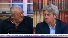 ŠEŠELJ ŽESTOKO OPLEO PO MARIĆU Ti si rođen kao čudovište