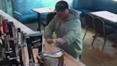 JEZIVA SCENA Zbog onog što se dogodilo, gosti misle da je kafić uklet! (VIDEO)